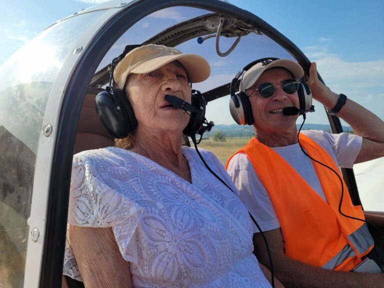 Patiente de l'établissement Pierre Chevalier à bord du rallye 150